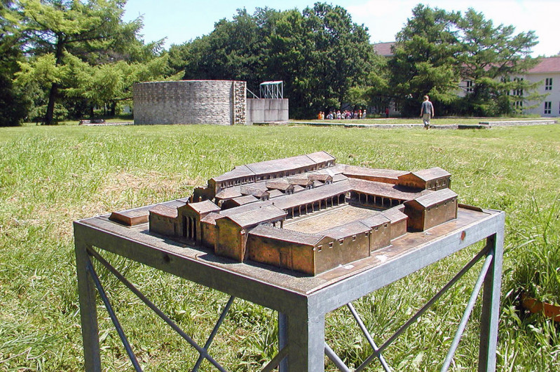 Model of the Forum with Basilica of Cambodunum on presentation table in the park area of APC.