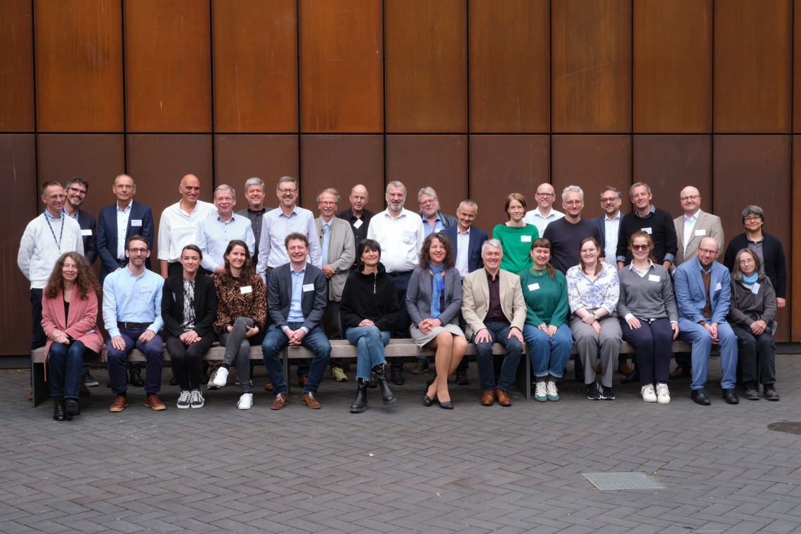 Gruppenbild der Wissenschaftlerinnen und Wissenschaftler